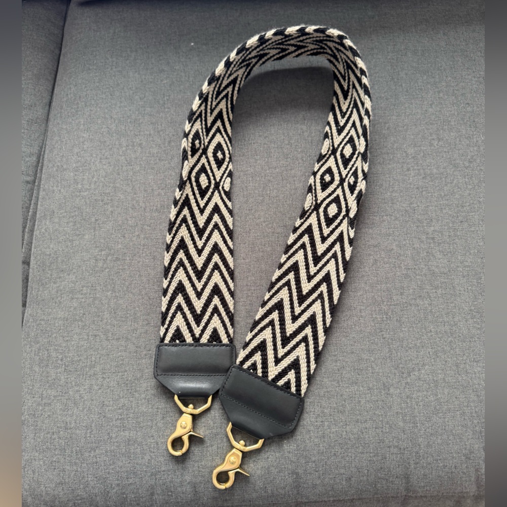 The Classic SALT Crossbody Black and Cream Chevron Bag Strap
